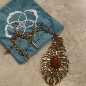 Kendra Scott necklace